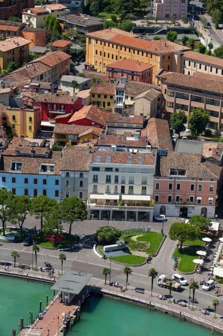 代森扎诺-德尔加达Attico In Piazza Matteotti公寓 外观 照片