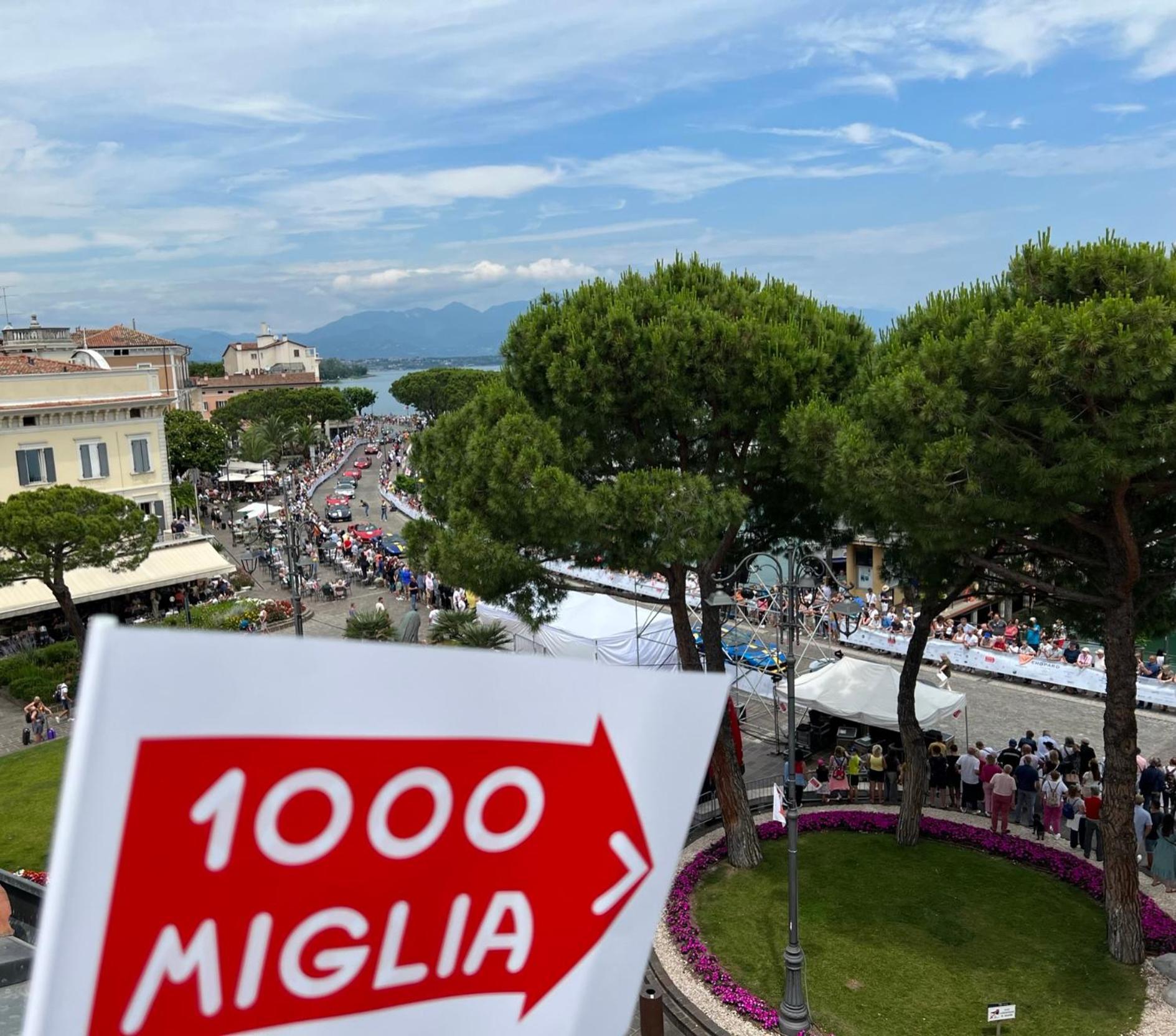 代森扎诺-德尔加达Attico In Piazza Matteotti公寓 外观 照片